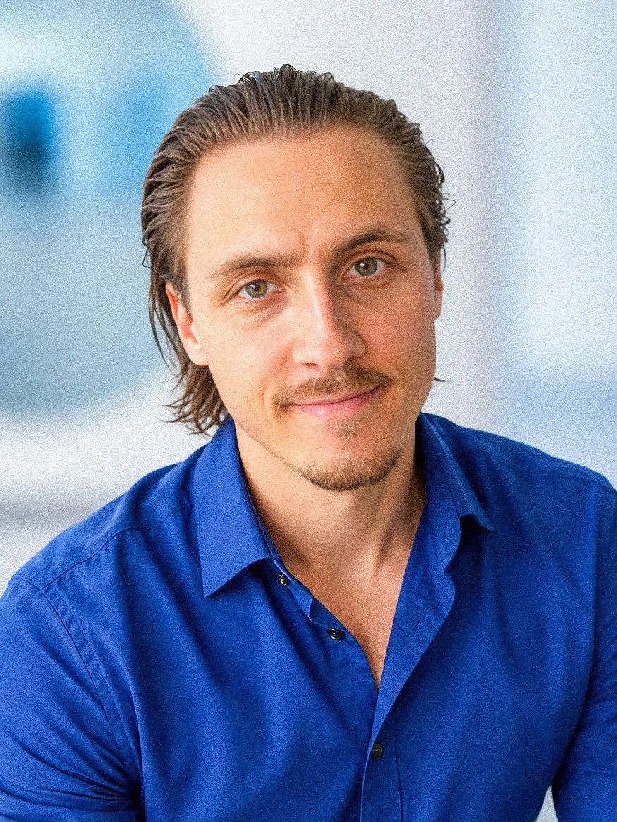 Christian Kluge im blauen Hemd