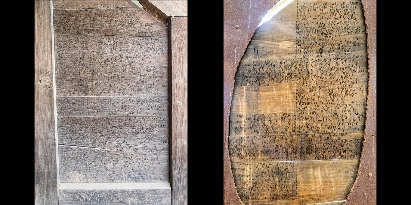 Dokumentation der Buchstaben auf dem Holztor